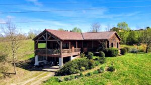 Deux maisons bois vue Pyrénées !