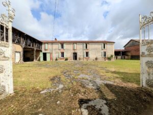 Belle gasconne de 260 m² avec grandes dépendances