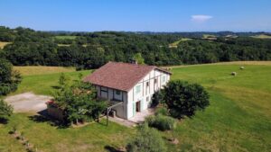 Superbe maison de campagne rénovée avec vue sur les Pyrénées
