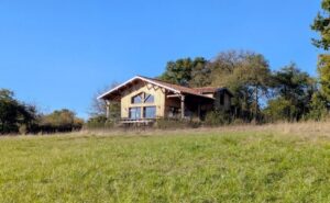 Maison en bois avec vue sur les Pyrénées
