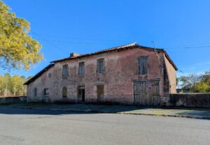 Maison de village avec jardin à rénover