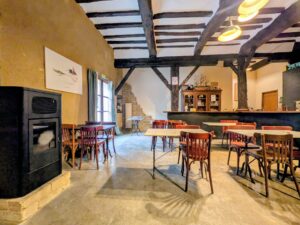 Bâtiment offrant de nombreuses possibilités d’exploitation en plein centre du village de Marciac.