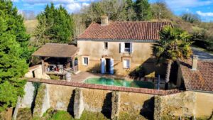 Maison de caractère, cadre paisible et vue Pyrénées